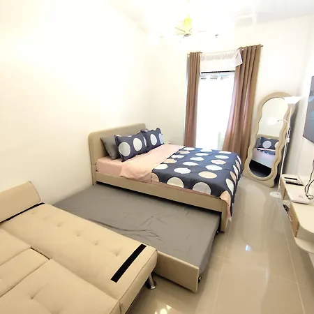Flat In Tomas Morato With Balcony, Netflix, Karaoke