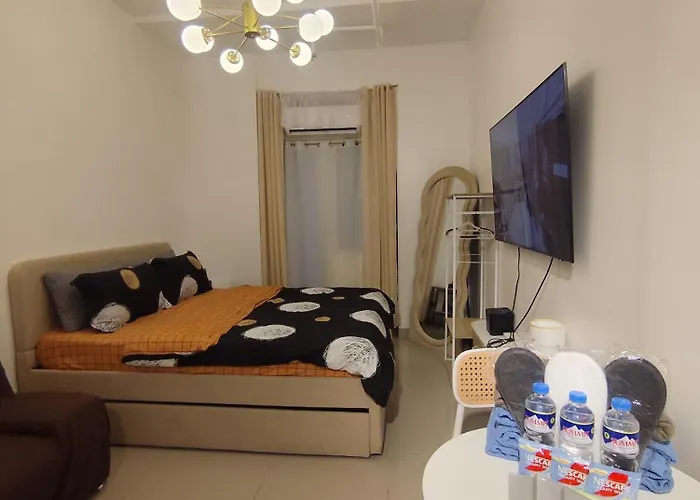 公寓式飯店 Flat In Tomas Morato With Balcony, Netflix, Karaoke 马尼拉