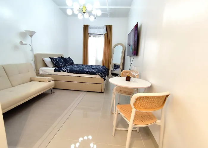 Flat In Tomas Morato With Balcony, Netflix, Karaoke